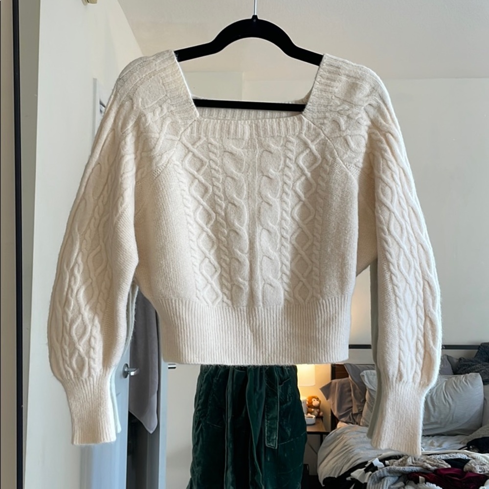 Square neck wool sweater